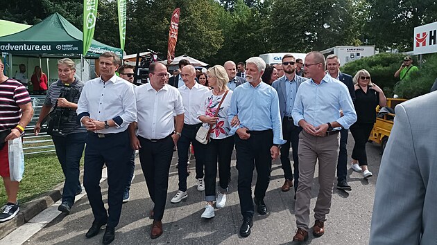 Na 50. ronk Zem ivitelky dorazil tak prezident Petr Pavel s manelkou.