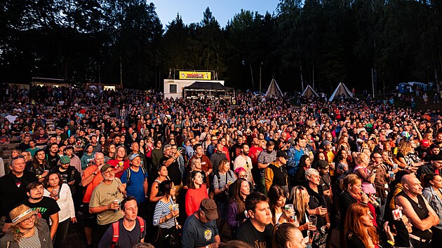 Slun zaplnn amfitetr na Bojiti. Kon se Trutnoff Open Air Festival 2024.