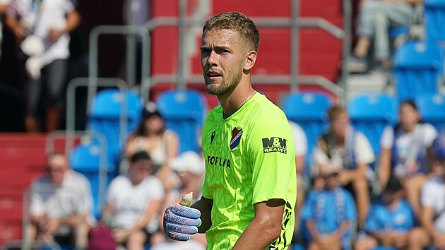 Brank�� Ban�ku Ostrava Jakub Markovi�.