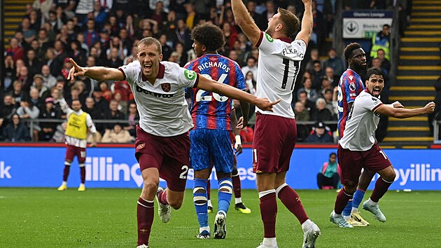 Tom Souek se raduje ze vstelenho glu do st Crystal Palace