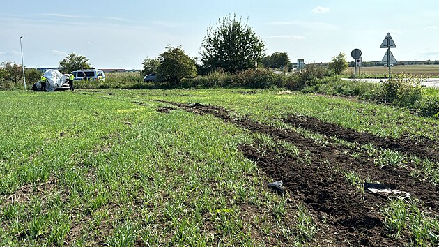 Porsche veslaskho olympionika Karla Neffeho v ter havarovalo u Hornch Poernic v Praze. (20. srpna 2024)