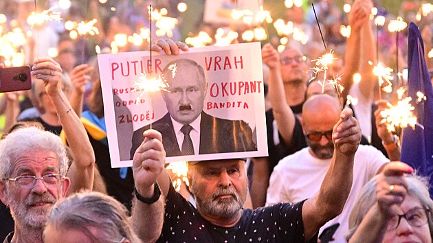 Akce s n�zvem �B� dom�, Ivane� k p�ipomenut� v�ro�� invaze vojsk Var�avsk� smlouvy do �eskoslovenska v srpnu 1968 a k vyj�d�en� solidarity s napadenou Ukrajinou, 20. srpna 2024, Praha.