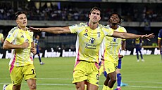 Du�an Vlahovi� z Juventusu slaví gól v utkání proti Veron�.