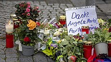 Zákaz no�� nepom��e. Zatímco na míst� tragédie v Solingenu se vr�í smute�ní...