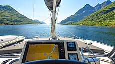 Plavbu mezi Tromsø a Lofoty lze uskute�nit v chrán�ných vodách bez v�t�ích...