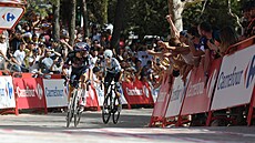 Slovinský cyklista Primo� Rogli� v záv�ru cílového stoupání na Sierra de...