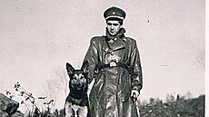 Psi t�ko sná�eli �asté zm�ny psovod� p�i práci na hranicích.