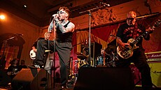 Sex Pistols se zp�vákem Frankem Carterem