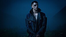 Bill Skarsgard ve filmu Vrána