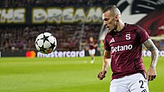 Spar�an Luká� Haraslín v utkání play off Ligy mistr� proti �védskému Malmö.