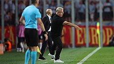 Spar�anský trenér Lars Friis gestikuluje b�hem utkání o Ligu mistr� proti...