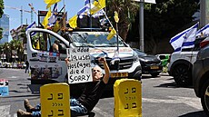 Rodiny izraelských rukojmích, které u� m�síce v�zní palestinské teroristické...