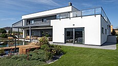 Cílená lenitost objektu se promítla do ady vytaených a místy pedsazených...