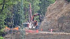 Narovnávání serpentin u Be�ova nad Teplou na silnici I/20 mezi Karlovými Vary a...