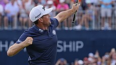 Keegan Bradley slaví svj triumf na BMW Championship.