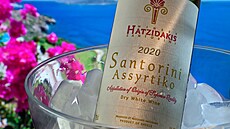 Lahev bílého vína Assyrtiko ro�ník 2020 z ostrova Santorini