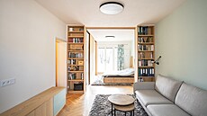 Hlavní dominantou nové dispozice jsou posuvné dve�e do pouzdra, které propojují...