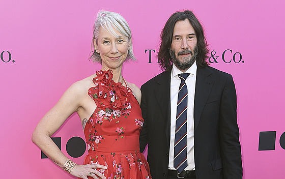 Partneři Alexandra Grantová a Keanu Reeves (Los Angeles, 15. dubna 2023)
