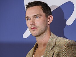 Nicholas Hoult v Benátkách (31. srpna 2024)