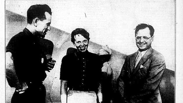 O ztroskot�n� letadla Amelie Earhartov�, kter� se se sv�m navig�torem pokusila oblet�t sv�t, psaly noviny po cel�m sv�t�.