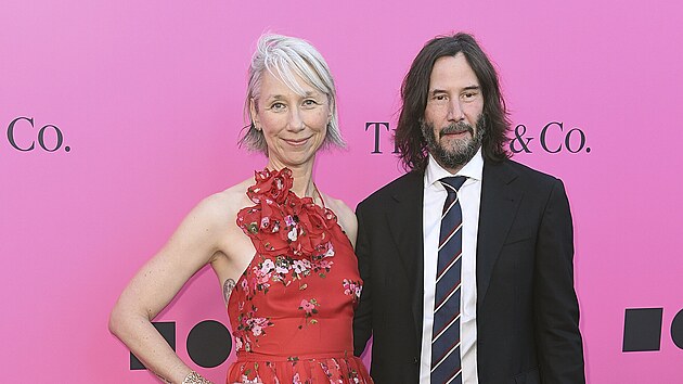 Partneři Alexandra Grantová a Keanu Reeves (Los Angeles, 15. dubna 2023)