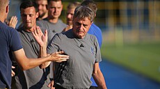 Jihlavský trenér Josef Vrzá�ek b�hem zápasu s Viktorií �i�kov.