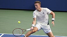 Ji�í Lehe�ka se soust�edí na forhend ve t�etím kole US Open.