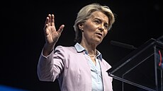 P�edsedkyn� Evropské komise Ursula von der Leyenová promluvila na konferenci...