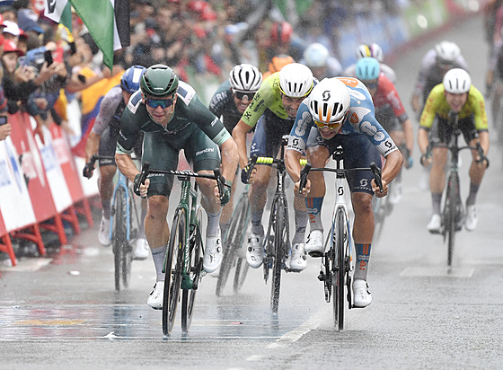 O VÍTZSTVÍ. Nejvtím soupeem Kadena Grovese v závru 17. etapy Vuelty byl...