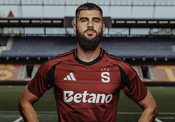 Belgický fotbalista Elias Cobbaut, nová posila praské Sparty z italské Parmy.