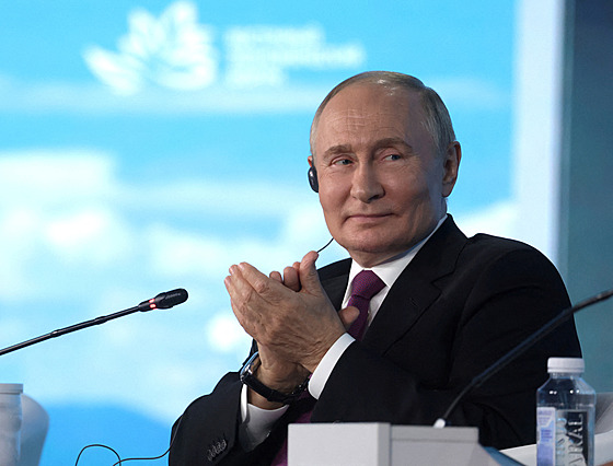 Ruský prezident Vladimir Putin na ekonomickém fóru ve Vladivostoku (5. záí...