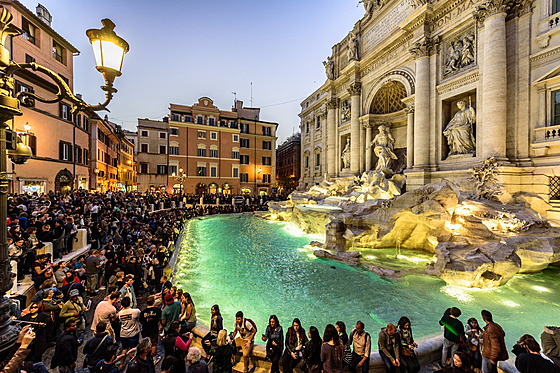 Fontána di Trevi v �ím� (18. kv�tna 2022)