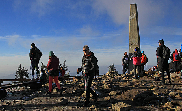 Mnoho lidí je už na turisty alergických, zní z návštěvníky přetížených Beskyd Mnoho lidí je už na turisty alergických, zní z návštěvníky přetížených Beskyd