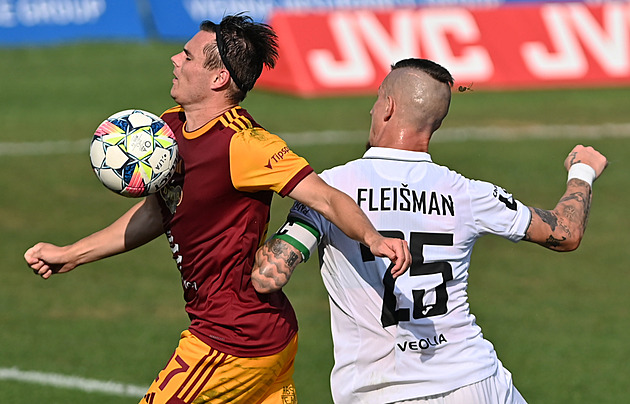 Karviná - Dukla 0:0, domácím nestačila ani převaha. Hosté vyválčili bod