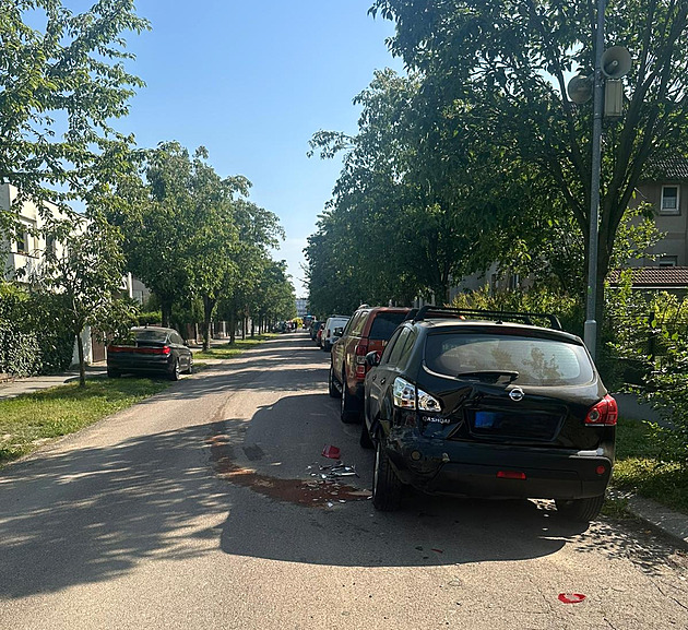 Opilá řidička v Pardubicích nabourala na desítkách metrů osm aut