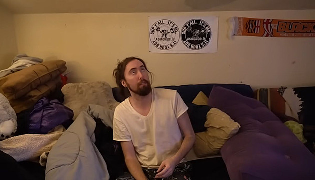 Oblíbený streamer Asmongold dostal na Twitchi ban. Dvojí metr, zlobí se