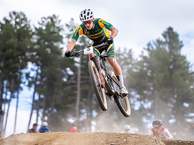 Bikeři Hatherly a Pieterseová se shodně radují ze svého prvního zlata na MS