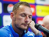 Vladimr Coufal na tiskov konferenci ped zpasem s Ukrajinou v Lize nrod.