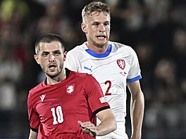 Gruzínský zálo�ník Giorgi �akvetadze odehrává mí� p�ed Davidem Zimou.