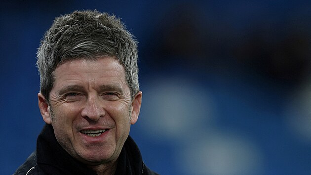 Noel Gallagher na stadionu Manchester City (14. b�ezna 2023)