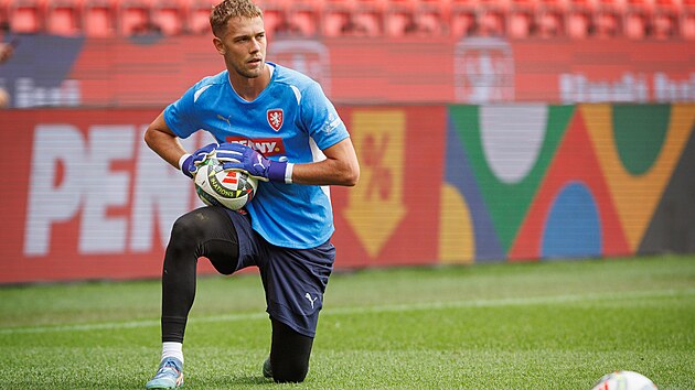 Brank�� Jakub Markovi� na tr�ninku p�ed z�pasem s Ukrajinou v Lize n�rod�.