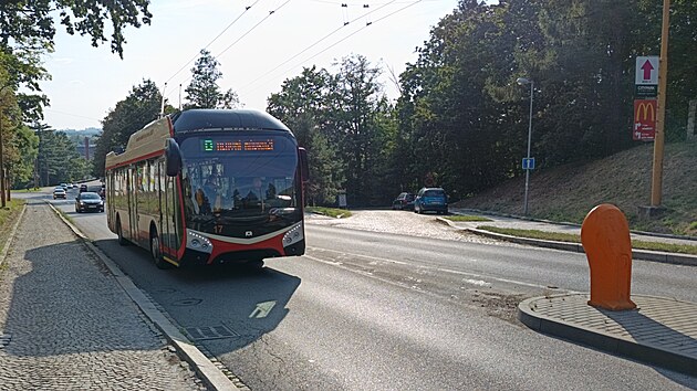 Trolejbusov linka D se vrac. V pracovn dny m v Jihlav hlavn poslit spojen mezi poliklinikou a sdlitm Bezinova.