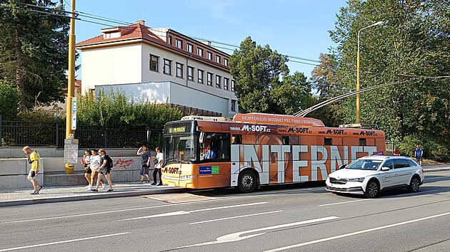 Trolejbusov linka D se vrac. V pracovn dny m v Jihlav hlavn poslit spojen mezi poliklinikou a sdlitm Bezinova.