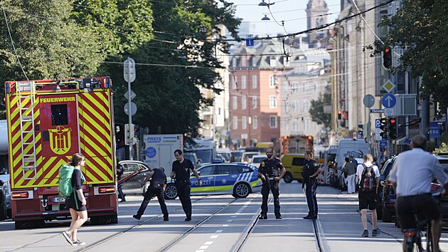 V Mnichov� zasahuje policie u Dokumenta�n�ho centra pro historii nacismu u izraelsk�ho konzul�tu. (5. z��� 2024)