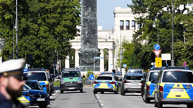 V Mnichov� zasahuje policie u Dokumenta�n�ho centra pro historii nacismu u izraelsk�ho konzul�tu. (5. z��� 2024)