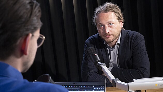 Hlavn ekonom investin skupiny Cyrrus Vt Hradil byl hostem podcastu Kontext. (3. z 2024)