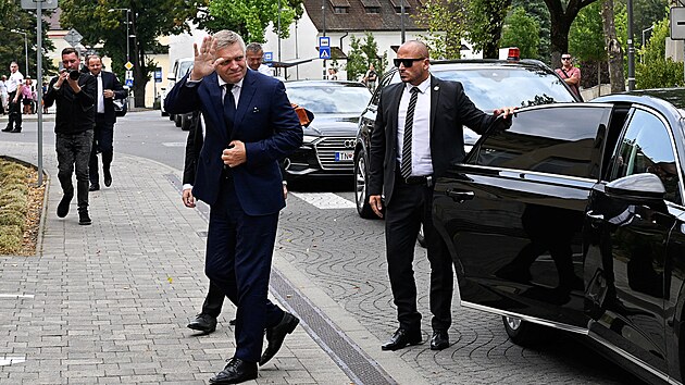 Slovensk� premi�r Robert Fico nav�t�vil obec Handlov�, kde se v kv�tnu stal ter�em atent�tu. (6. z��� 2024)