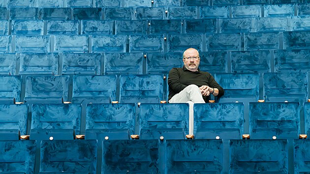 Stanislav Mo�a v hledi�ti Hudebn� sc�ny M�stsk�ho divadla Brno, kter� se otev�ela v roce 2004.