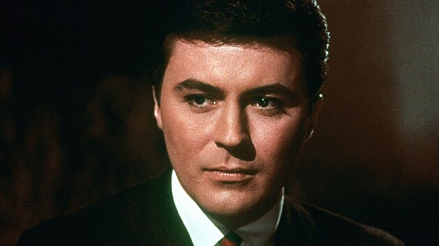 Herec James Darren, známý svými kultovními rolemi ve filmech �Gidget� a �T.J....