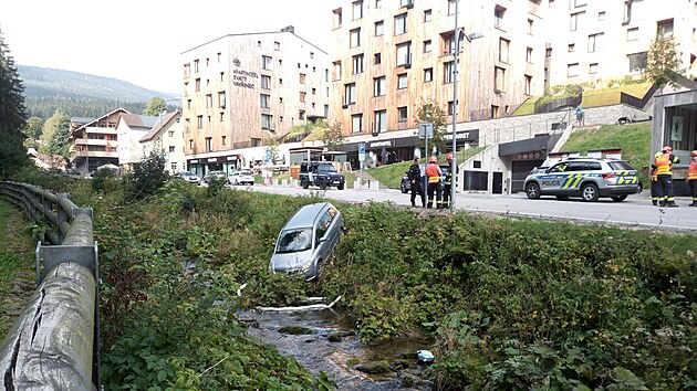 Dopravn nehoda v Peci pod Snkou.